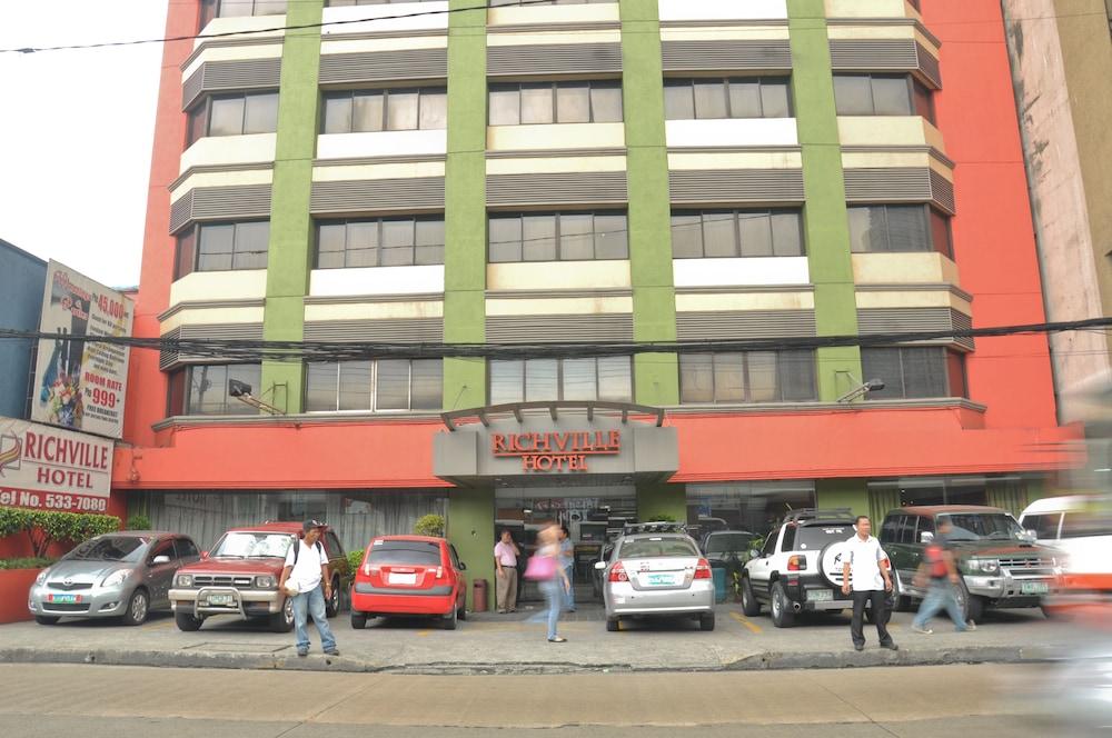 Richville Hotel Mandaluyong Exterior photo