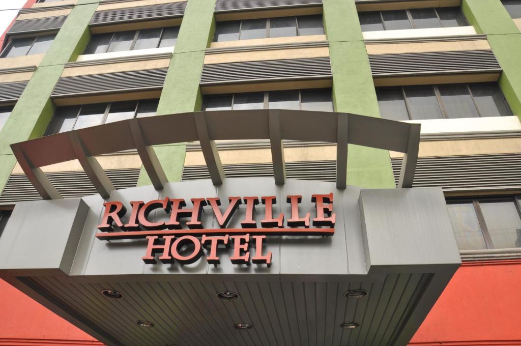 Richville Hotel Mandaluyong Exterior photo